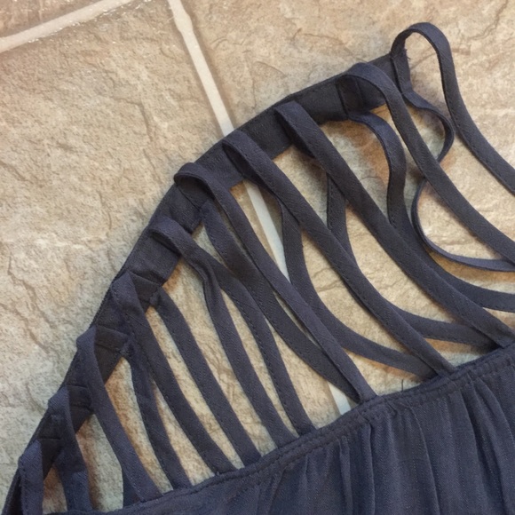 ❌SOLD❌Open Shoulder Top - Picture 4 of 6